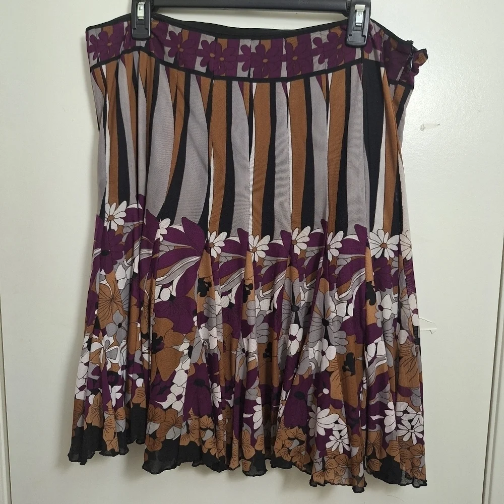 ECI New York, Gorgeous Avant Garde Geometric and Floral Pattern Skirt